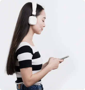 Prolonged Phone Use Causes Worsening Double Chin